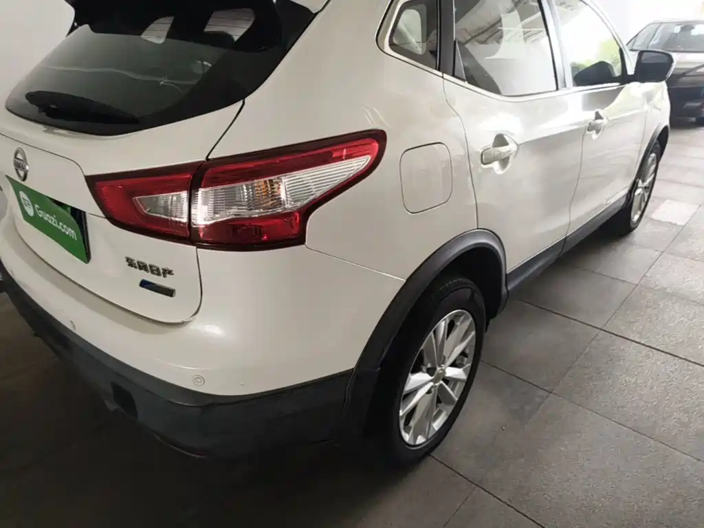 Nissan Qashqai — миниатюра 8