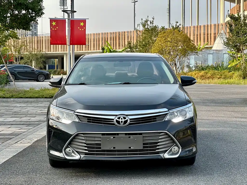 Toyota Camry — миниатюра 2