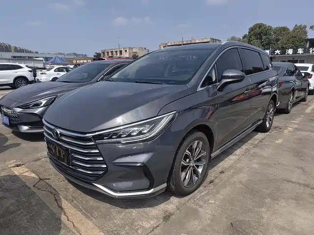 BYD SONG MAX