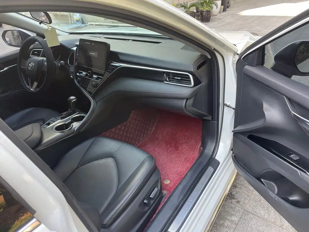 Toyota Camry — миниатюра 10