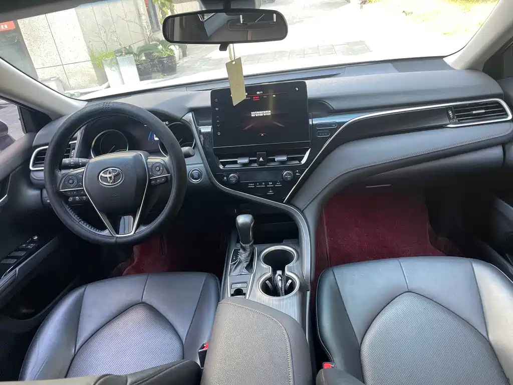 Toyota Camry — миниатюра 13