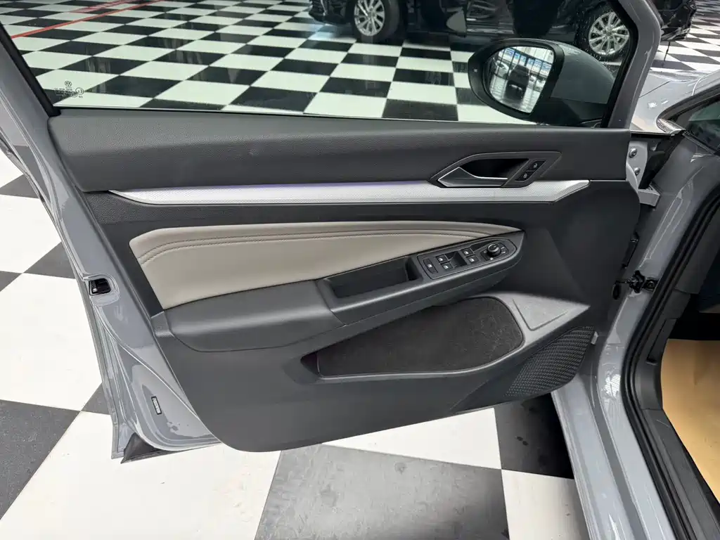 Volkswagen Golf — миниатюра 4