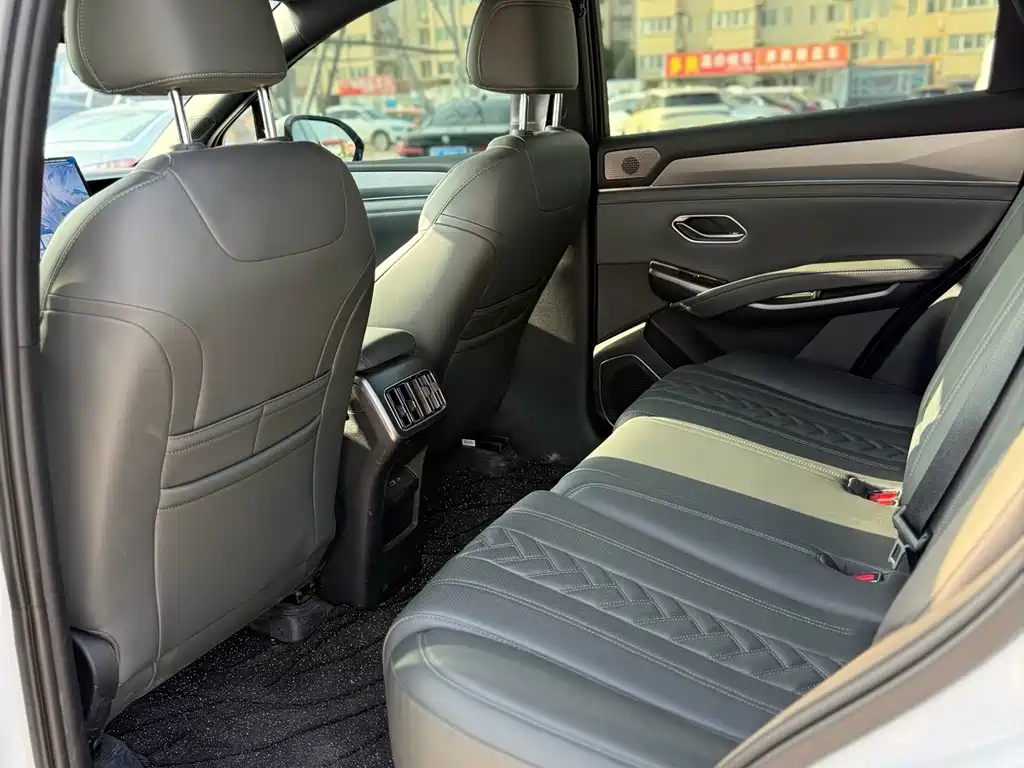 BYD L DM-i — миниатюра 6