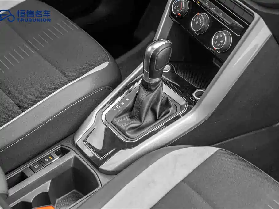 VOLKSWAGEN T ROC EXPLORING SONGS