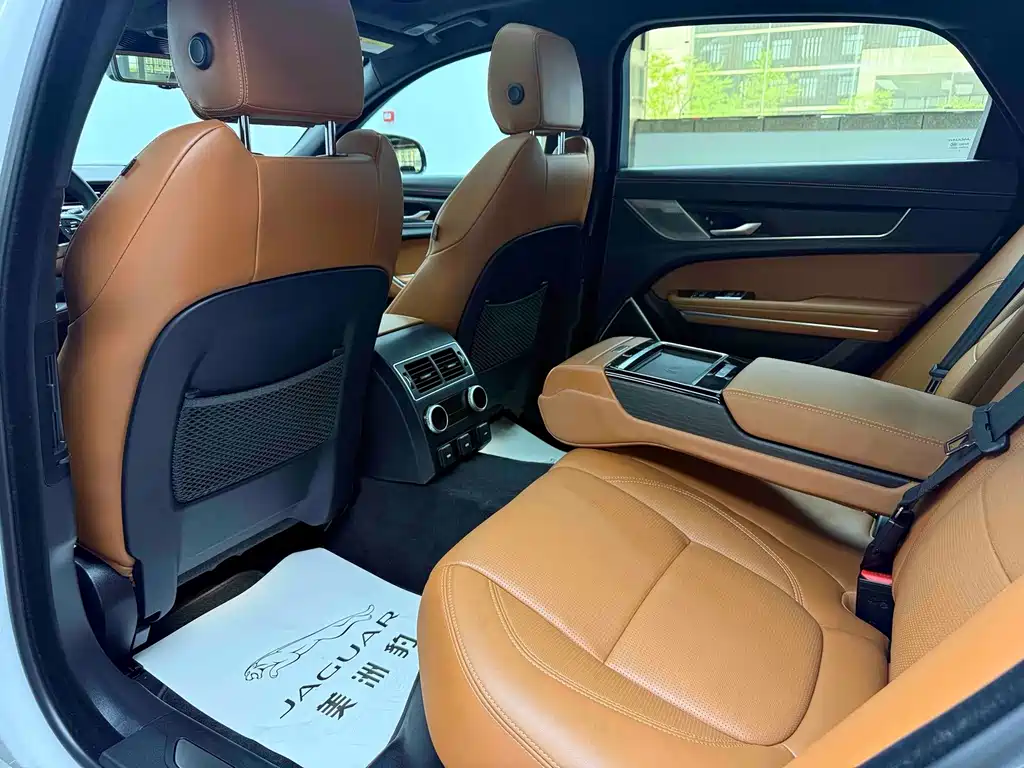 Jaguar XFL — миниатюра 17