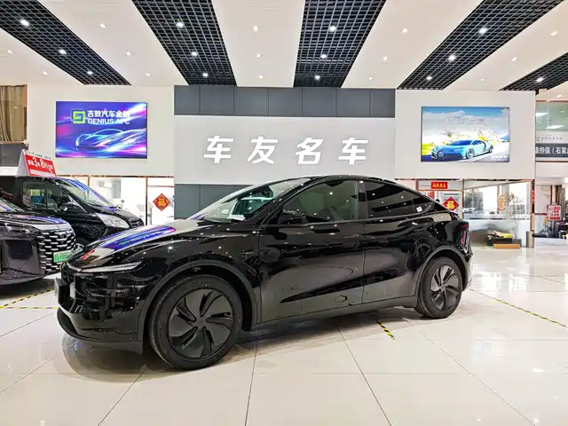 TESLA MODEL Y 2026