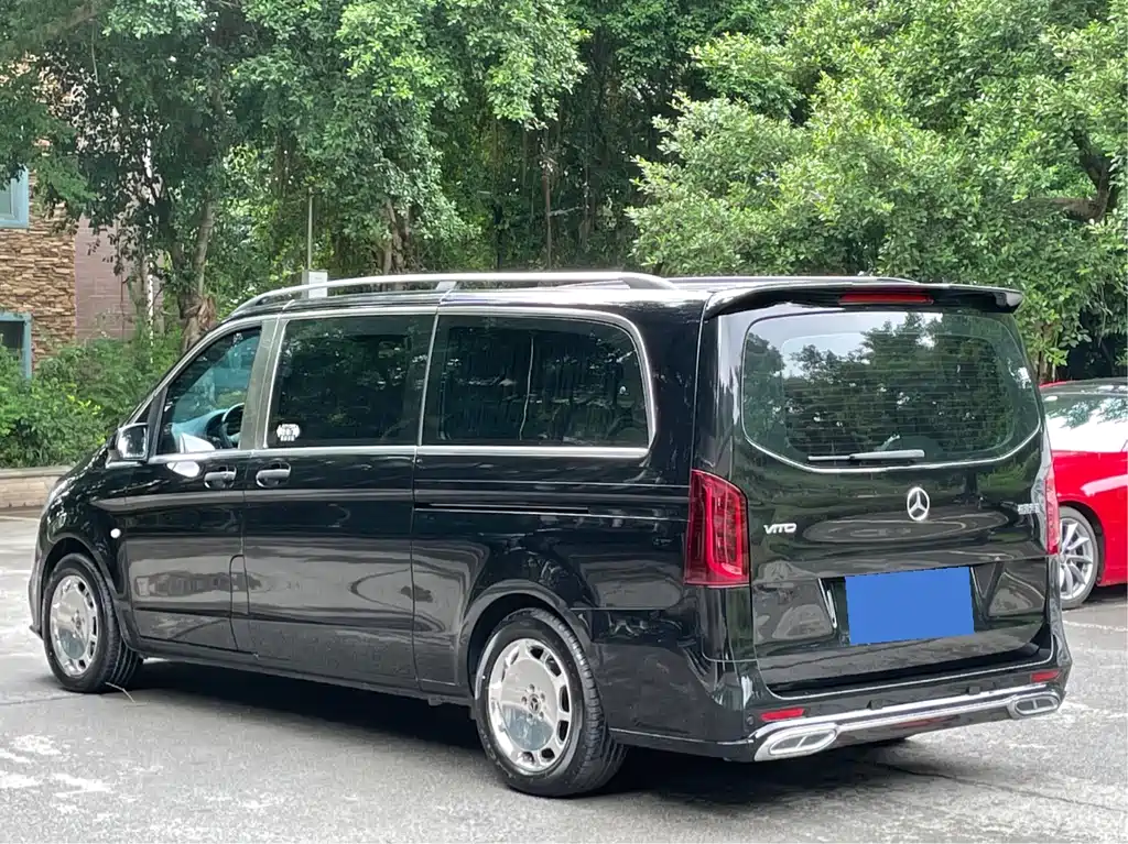 Mercedes-Benz Vito 2021 2.0T 7 мест