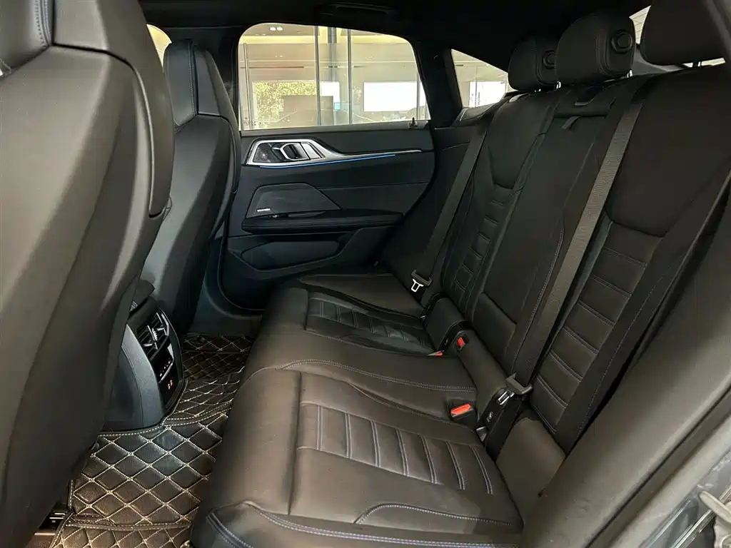 BMW i4 — миниатюра 6
