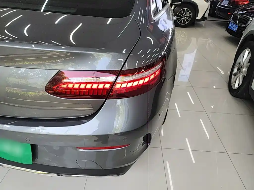 Mercedes-Benz E-Class (Import) — миниатюра 8