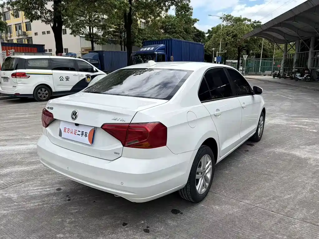 Volkswagen Jetta — миниатюра 5