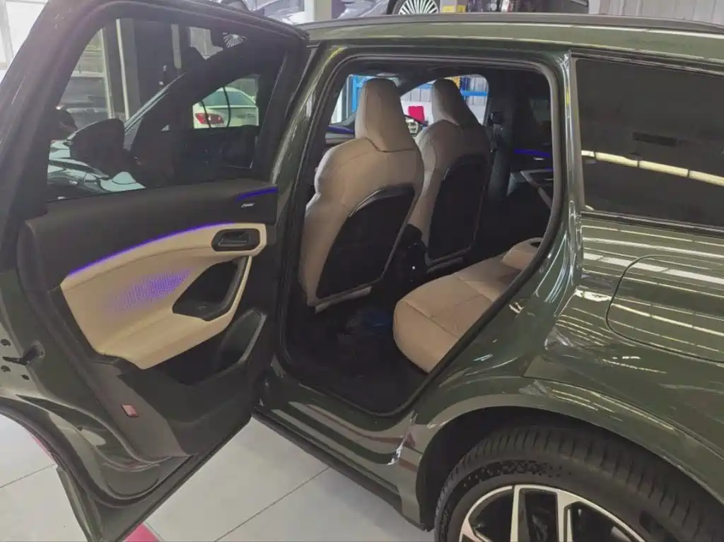 Audi Q6L e-tron — миниатюра 6
