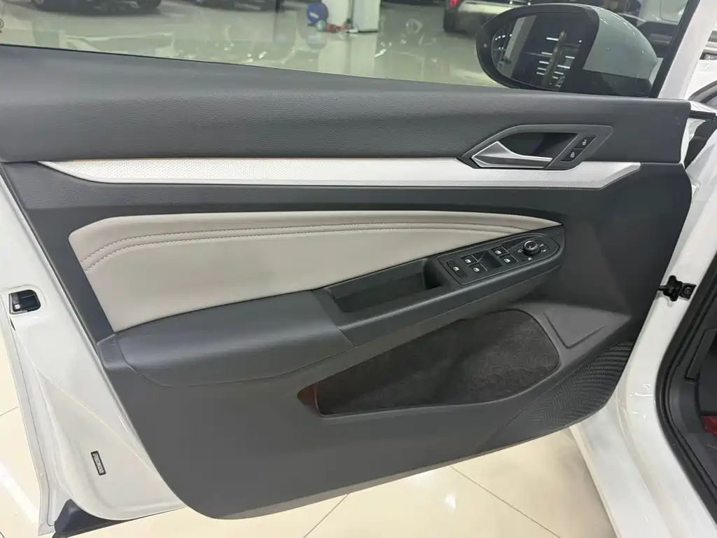 Volkswagen Golf — миниатюра 8