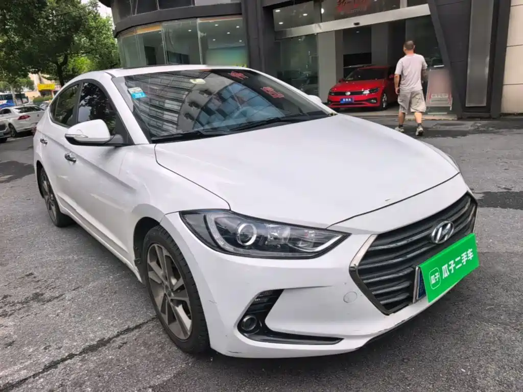 Hyundai Elantra — миниатюра 4