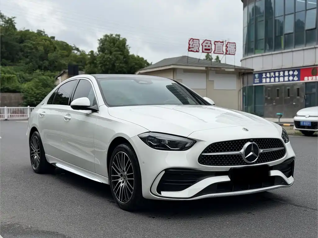 Mercedes-Benz C-Class — миниатюра 3