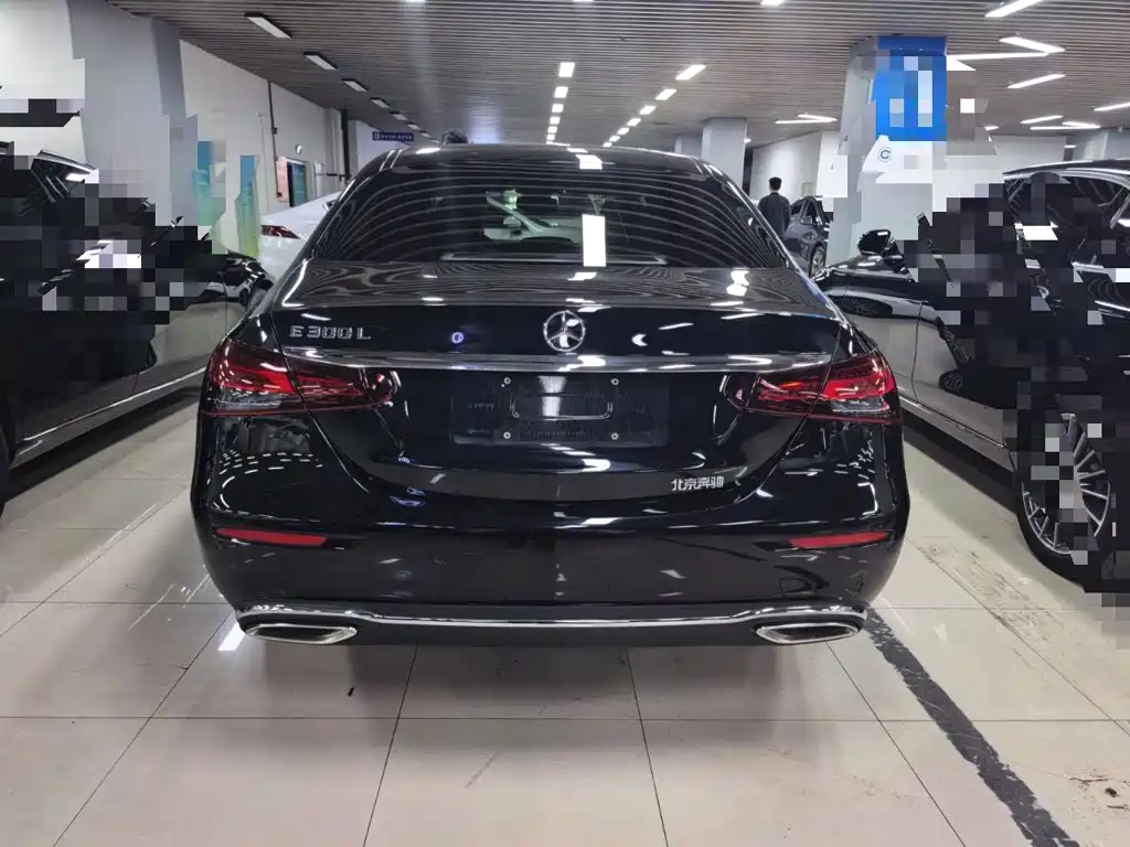 Mercedes-Benz E-Class — миниатюра 8