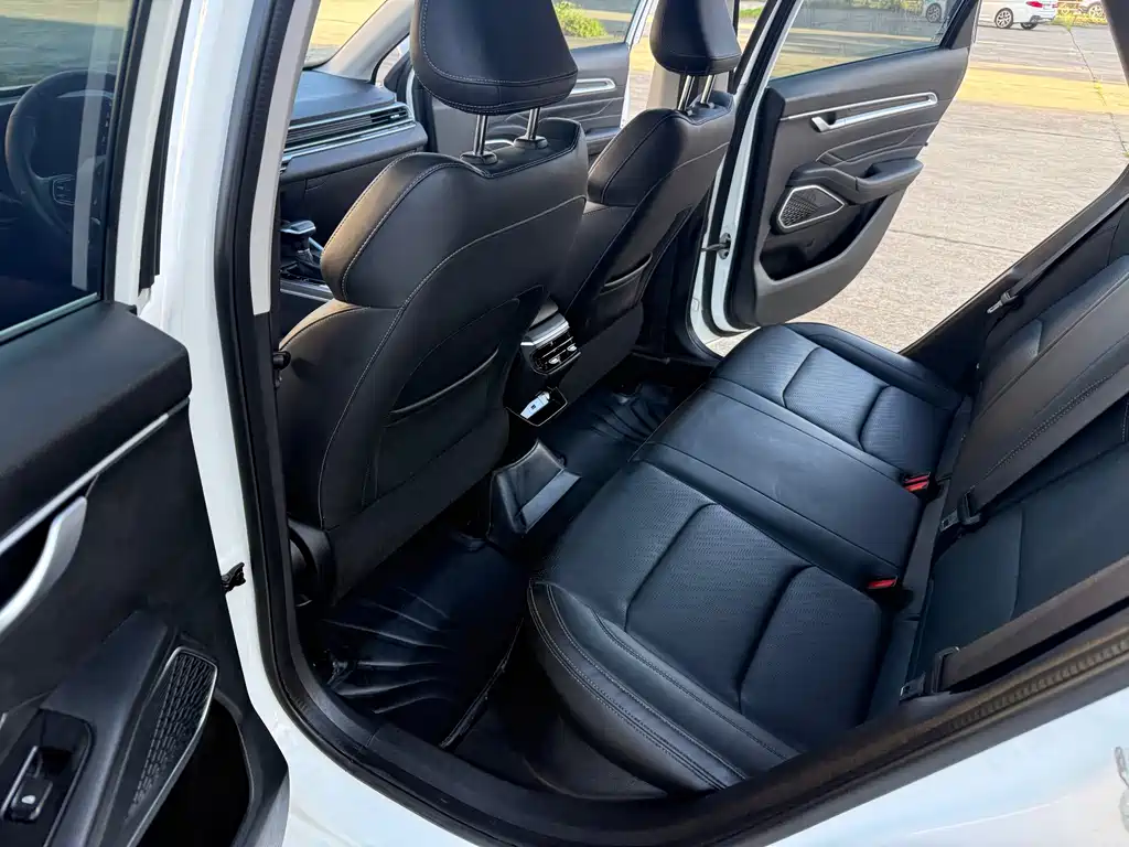 Geely Emgrand — миниатюра 12