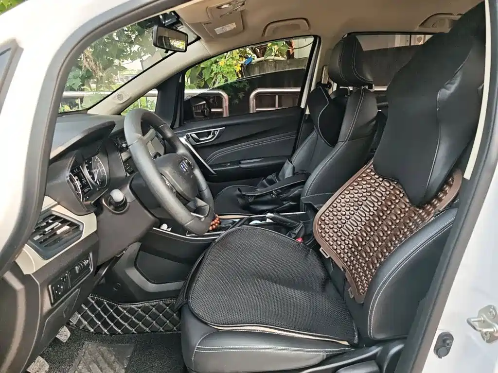 Geely Vision X3 — миниатюра 11