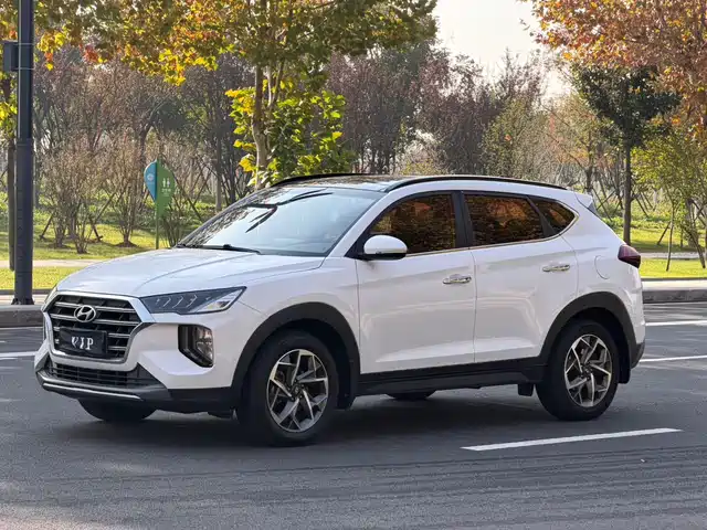 MODERN TUCSON 2019