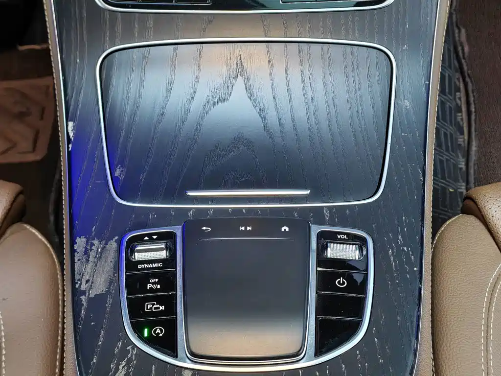 Mercedes-Benz E-Class — миниатюра 14