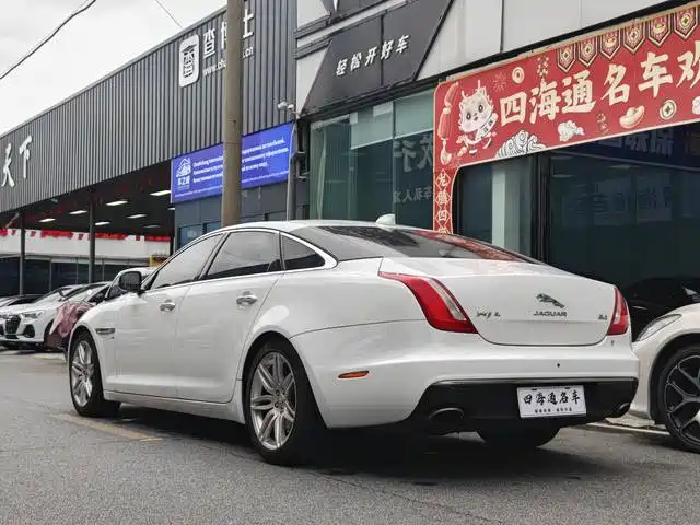 Jaguar XJ — миниатюра 5