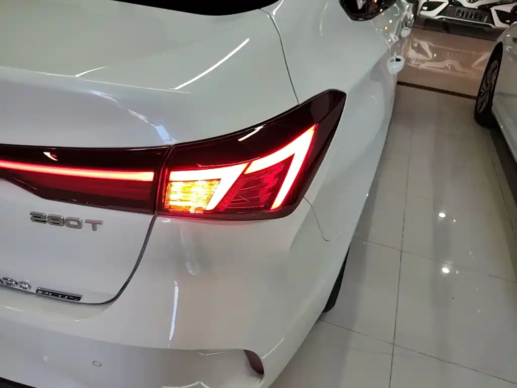 Changan Eado — миниатюра 8