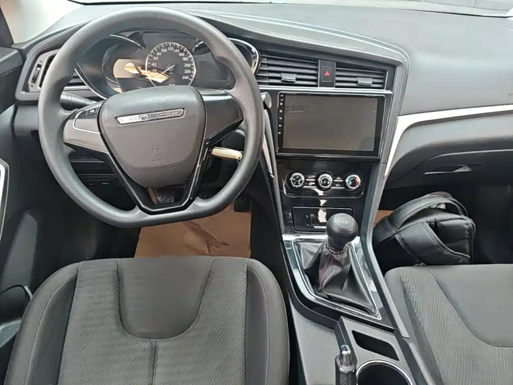 Venucia D60 — миниатюра 10