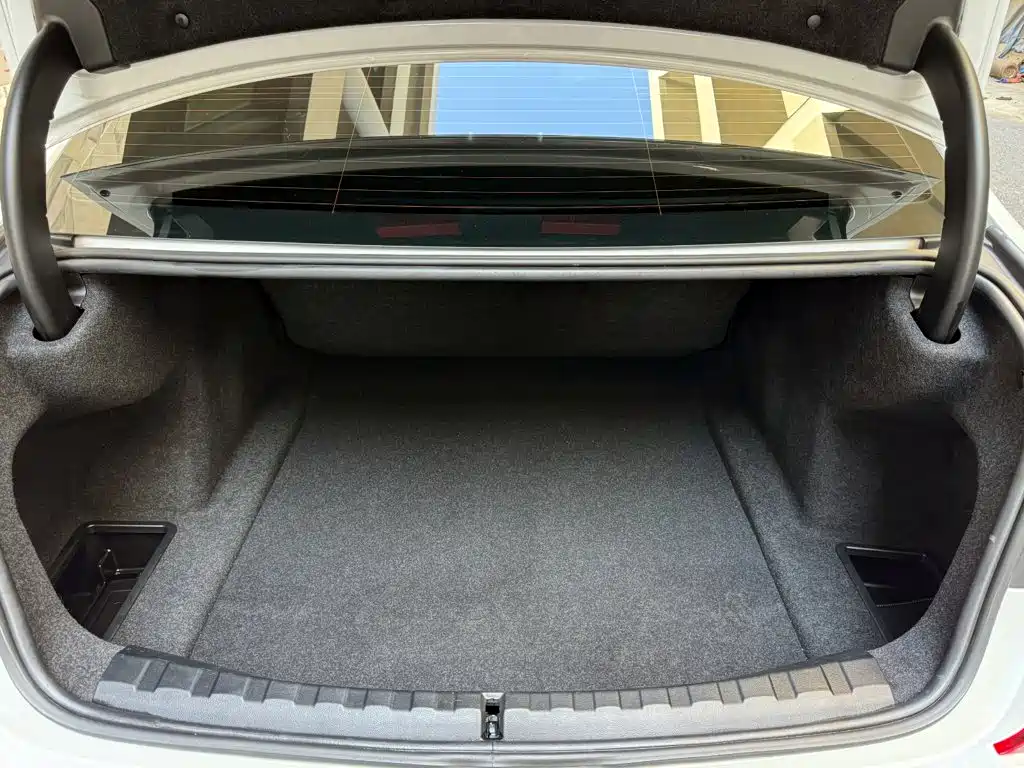 BMW 3 Series — миниатюра 8