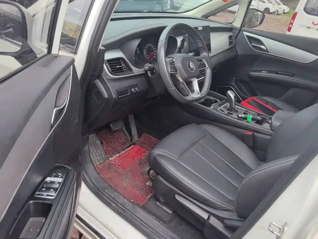 BYD MAX — миниатюра 16