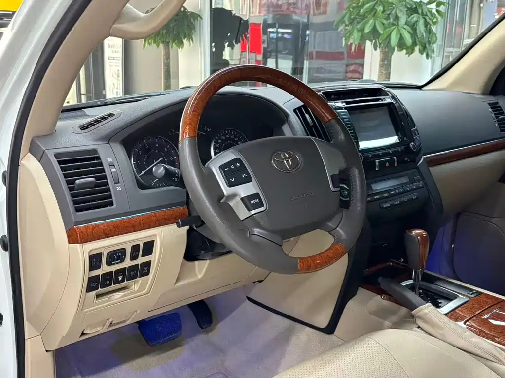 Toyota Land Cruiser — миниатюра 5