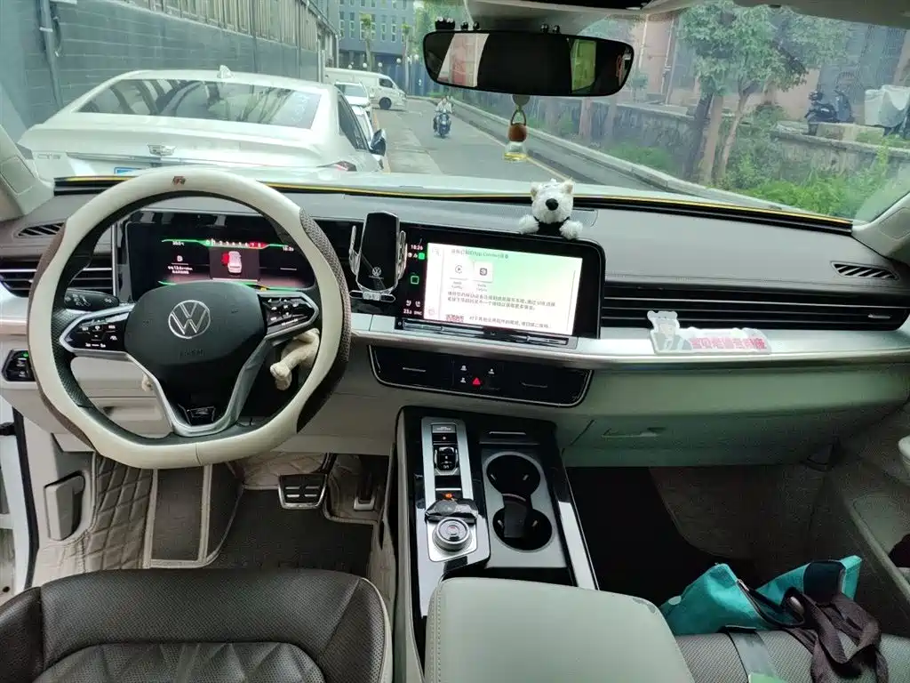 Volkswagen Tavendor 2023 380TSI R-Line