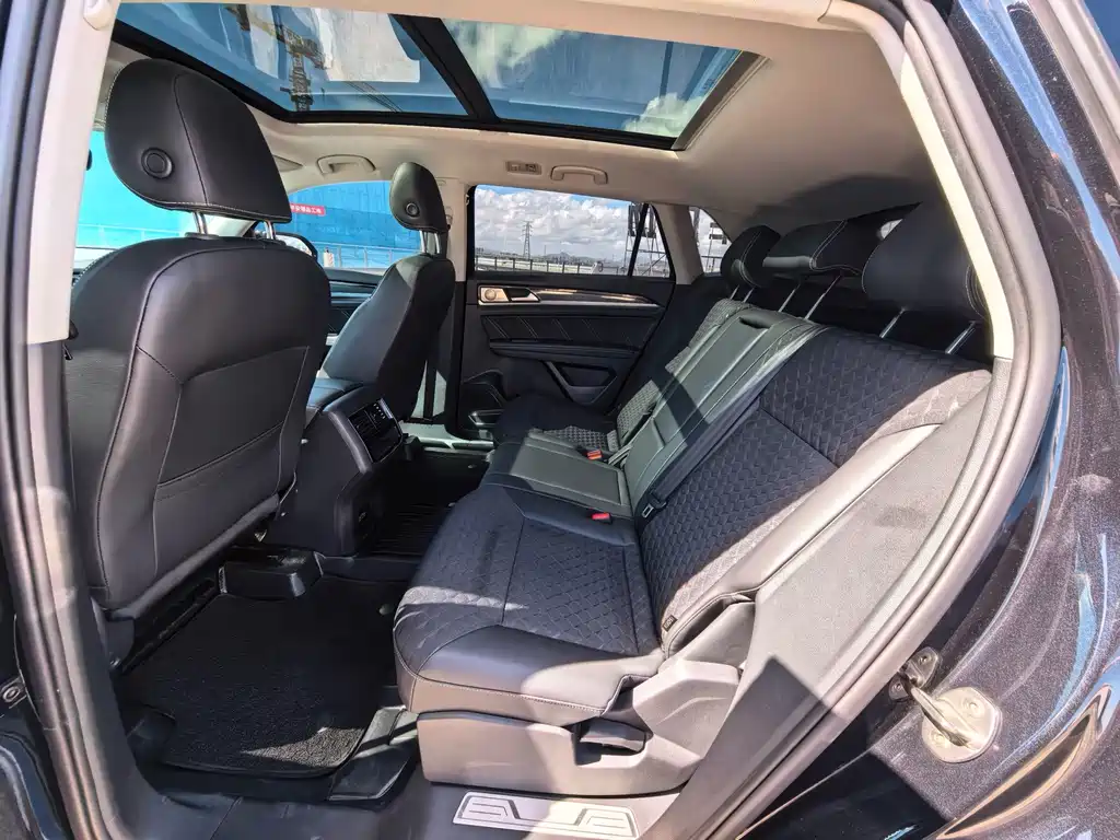 Volkswagen Teramont — миниатюра 7
