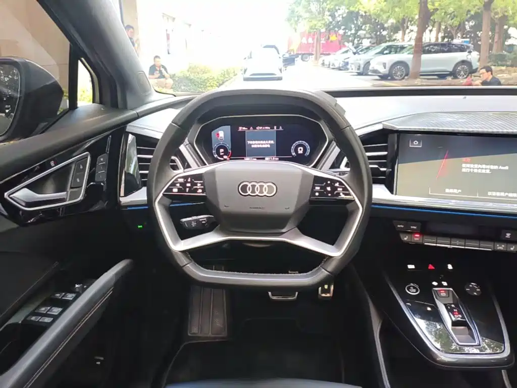Audi Q4 e-tron — миниатюра 11