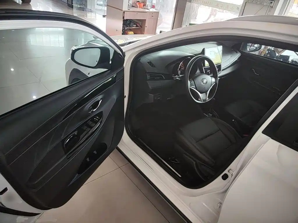 Toyota Yaris L — миниатюра 16