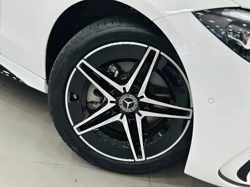 Mercedes-Benz C-Class — миниатюра 10