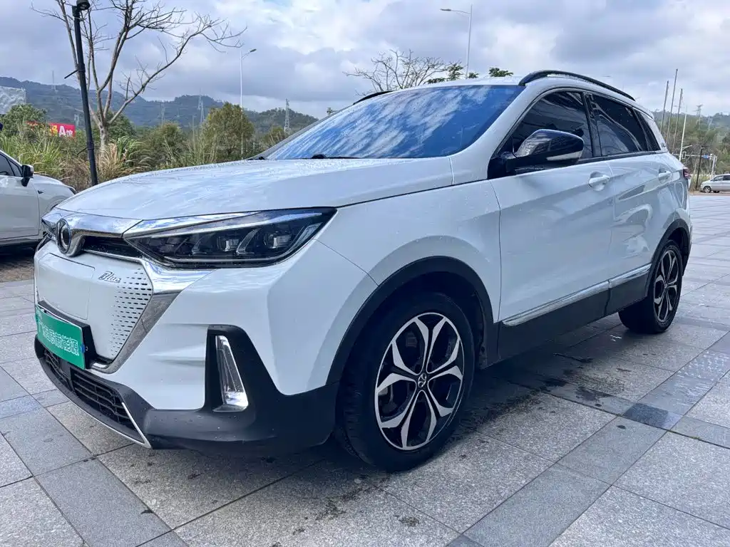 BAIC EX5 — миниатюра 2