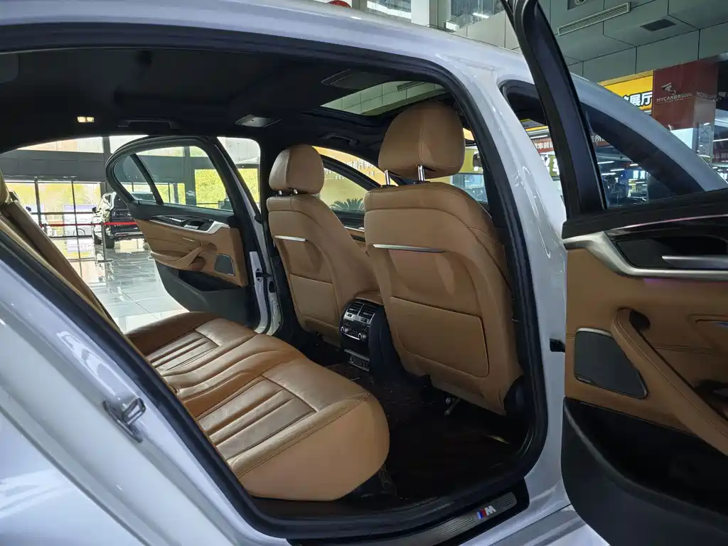 BMW 5 Series — миниатюра 5