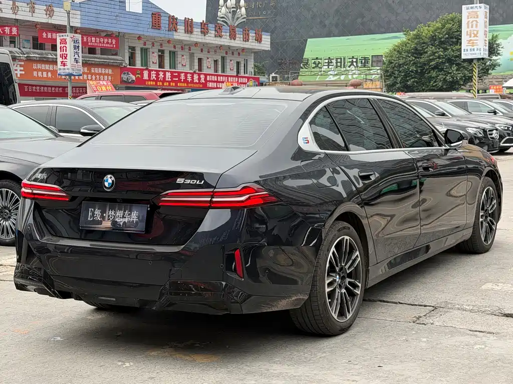BMW 5 Series — миниатюра 18