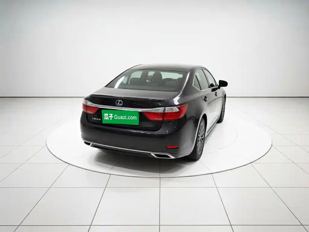 Lexus ES — миниатюра 5