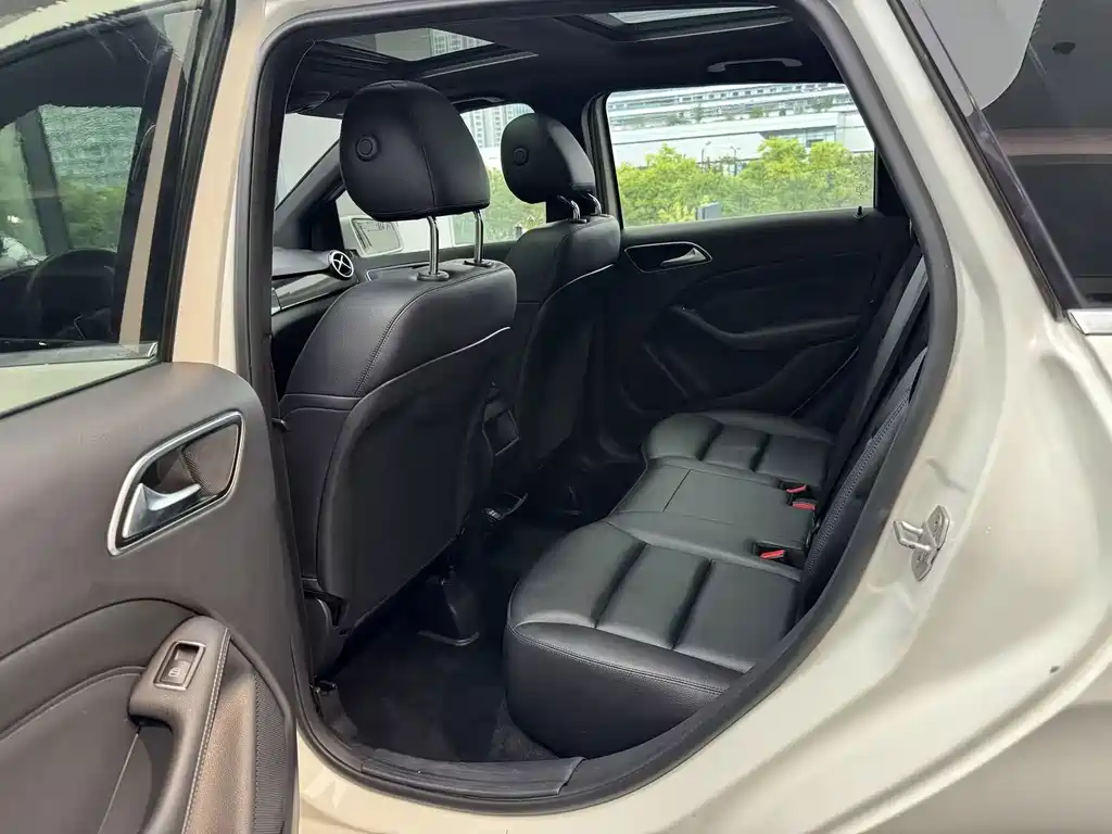 Mercedes-Benz B-Class — миниатюра 8