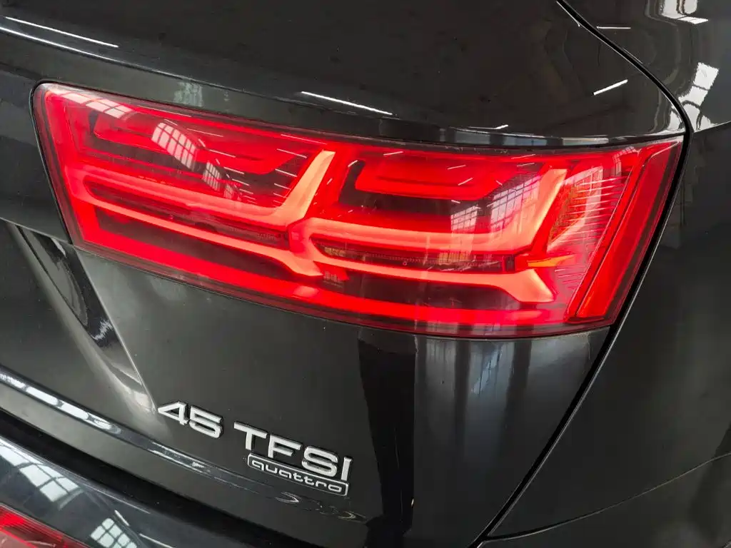 Audi Q7 — миниатюра 20