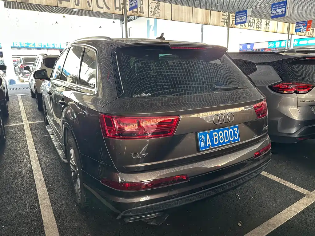 Audi Q7 — миниатюра 9