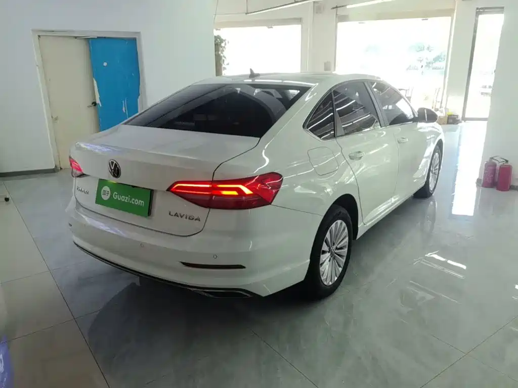 Volkswagen Lavida — миниатюра 7
