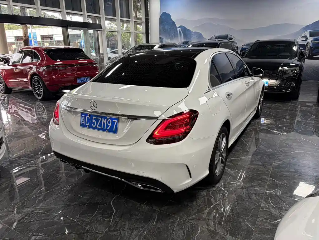 Mercedes-Benz C-Class — миниатюра 5