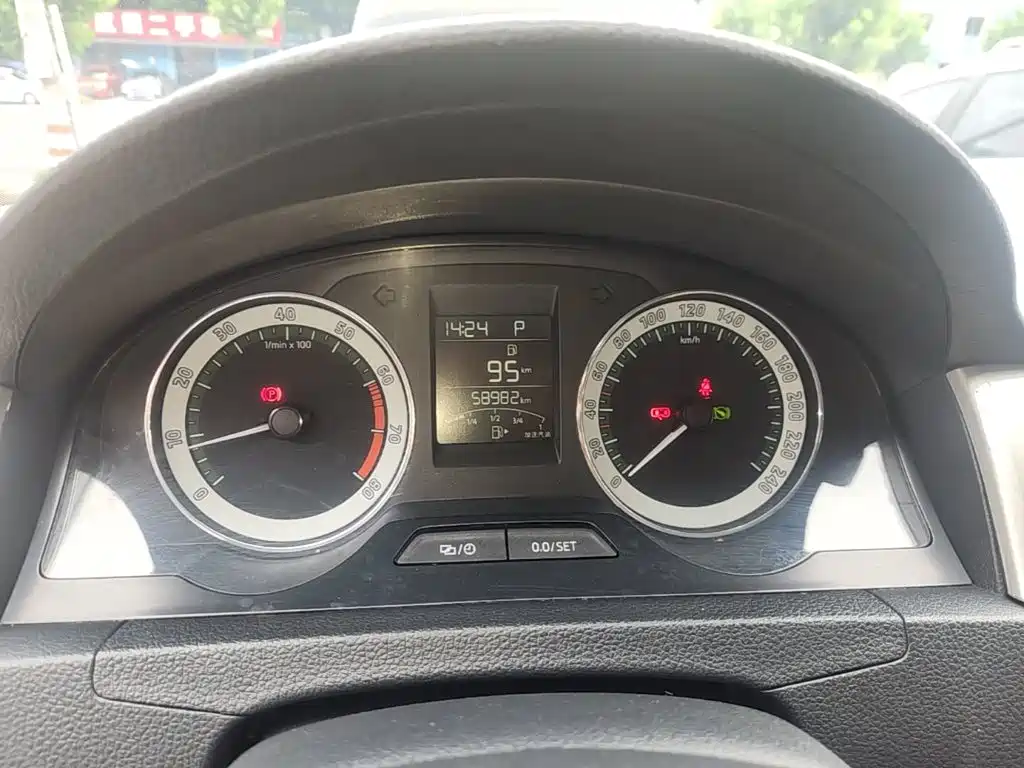 Skoda Rapid — миниатюра 12