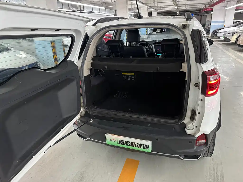 BYD Yuan EV — миниатюра 7