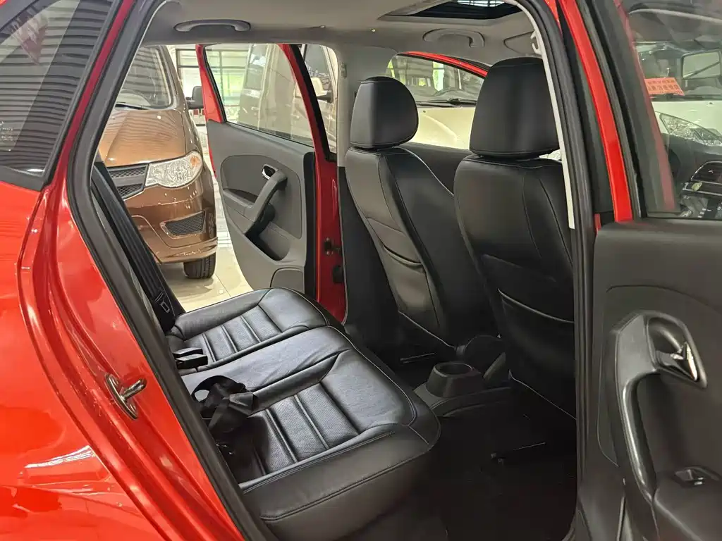 Volkswagen Polo — миниатюра 7