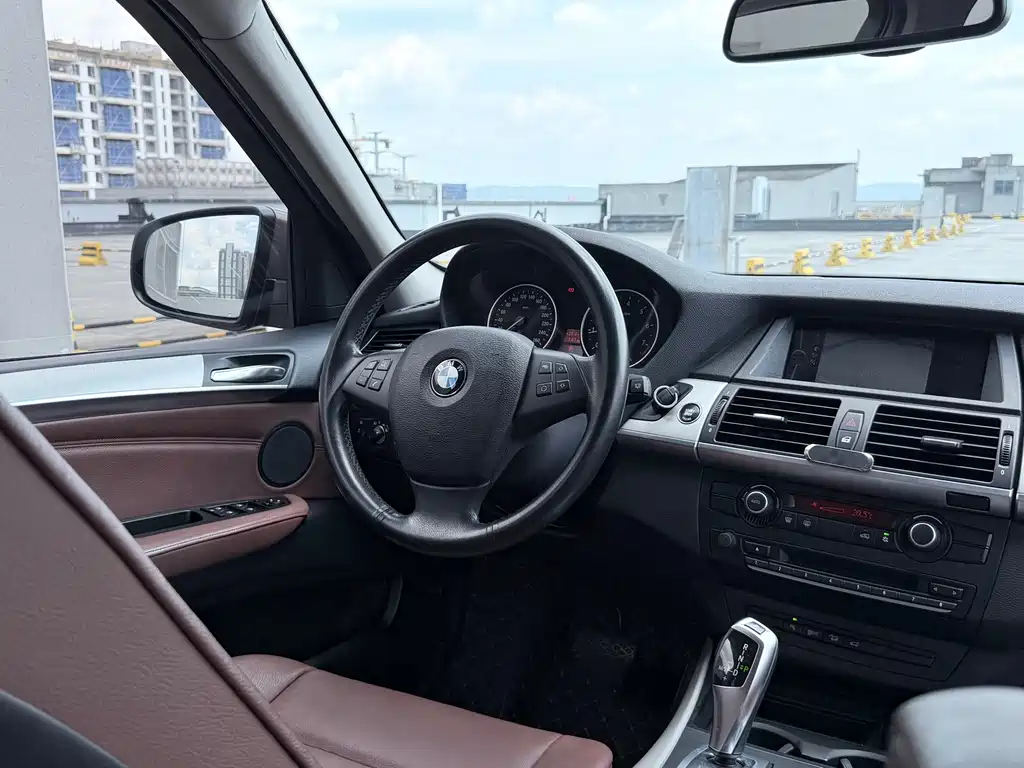 BMW X5 (Import) — миниатюра 10