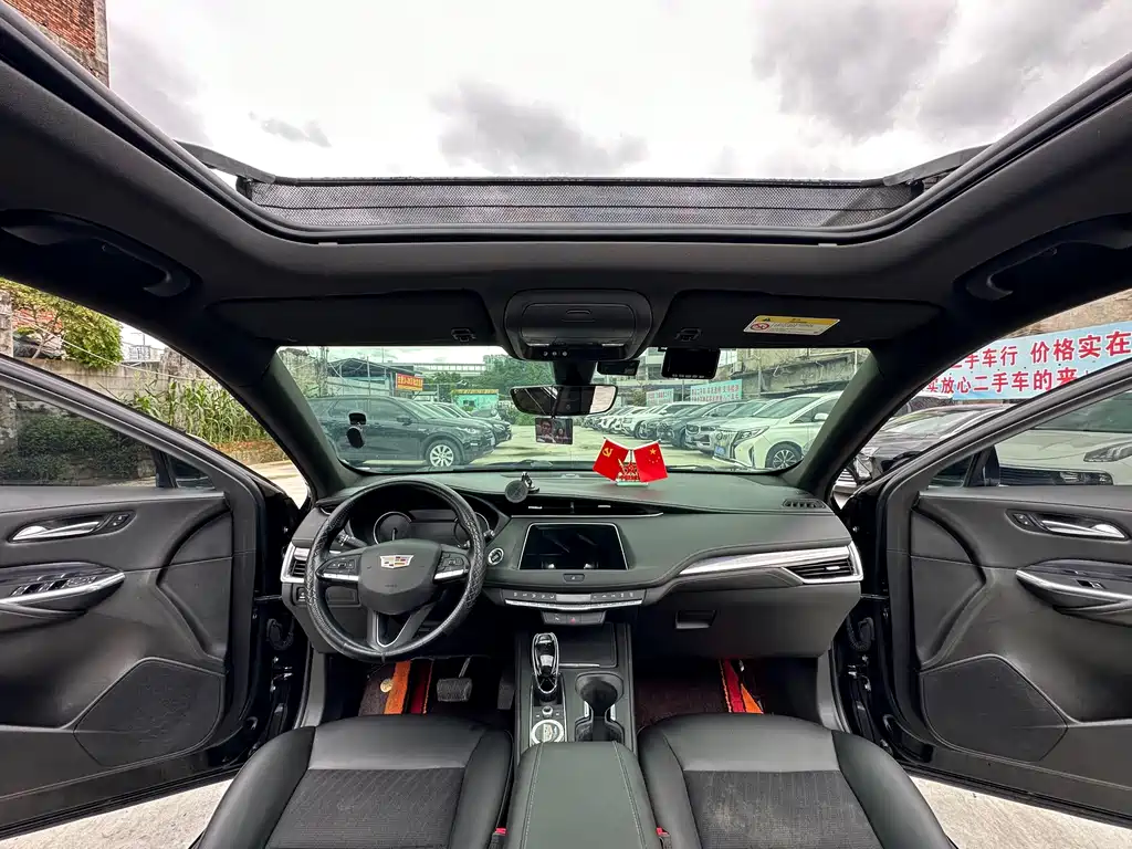 Cadillac XT4 — миниатюра 10