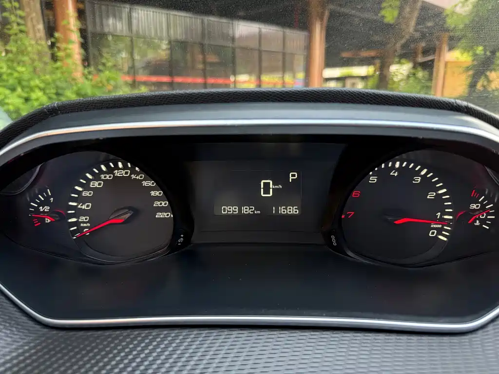 Peugeot 308 — миниатюра 14