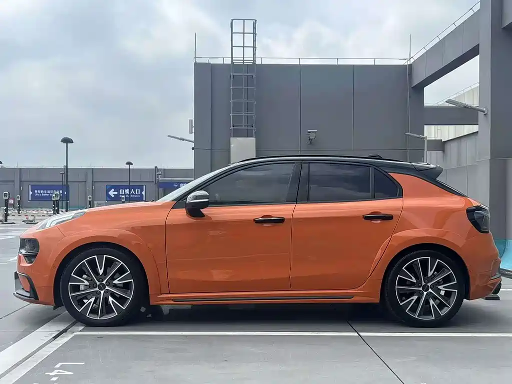 Lynk & Co 02 Hatchback — миниатюра 11